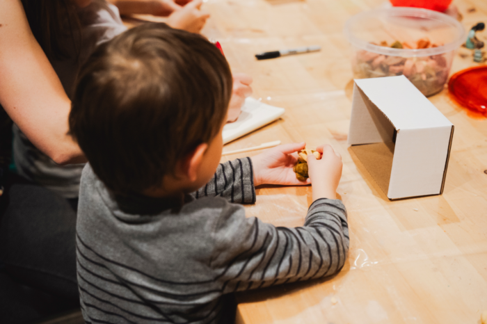 L’art de la miniature avec Karine Giboulo au Musée de la civilisation (Photo: Olive Dussault)